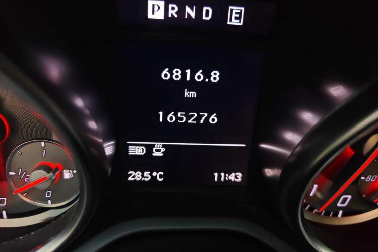Used Mercedes-Benz SLK-Class 2011 SLK 200 Fashion Model Odometer Close Up