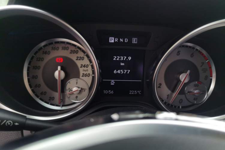 Used Mercedes-Benz SLK-Class 2011 SLK 200 Fashion Model Odometer Close Up