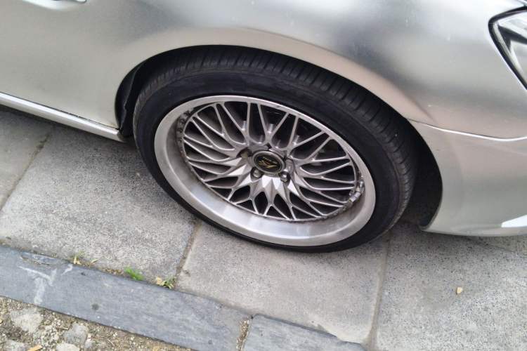 Used Mercedes-Benz SLK-Class 2011 SLK 200 Fashion Model Right Front Wheel Hub