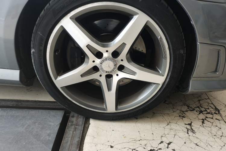 Used Mercedes-Benz SLK-Class 2011 SLK 200 Luxury Sports Model Right Front Wheel Hub