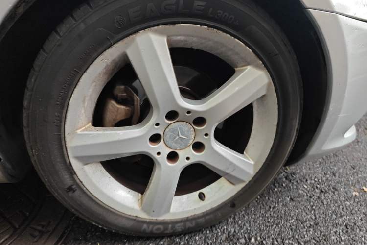 Used Mercedes-Benz SLK-Class 2011 SLK 200 Fashion Model Right Front Wheel Hub