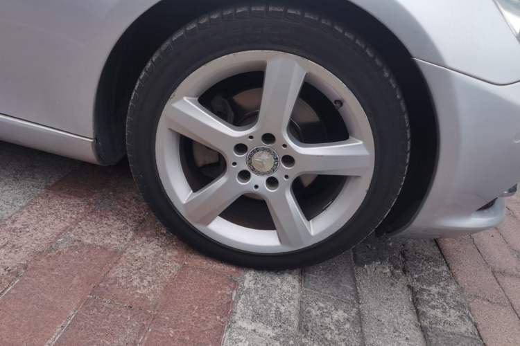 Used Mercedes-Benz SLK-Class 2011 SLK 200 Fashion Model Right Front Wheel Hub