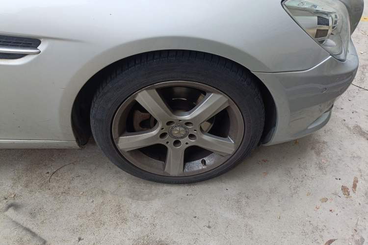 Used Mercedes-Benz SLK-Class 2011 SLK 200 Fashion Model Right Front Wheel Hub