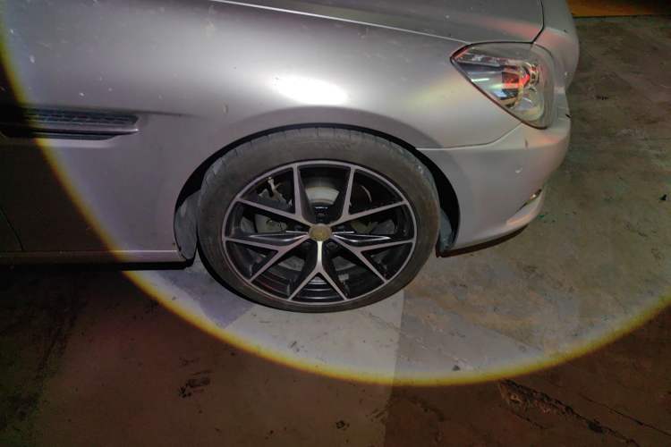 Used Mercedes-Benz SLK-Class 2011 SLK 200 Fashion Model Right Front Wheel Hub