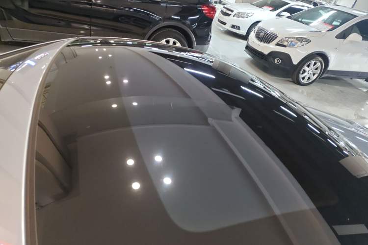 Used Mercedes-Benz SLK-Class 2011 SLK 200 Fashion Model Roof