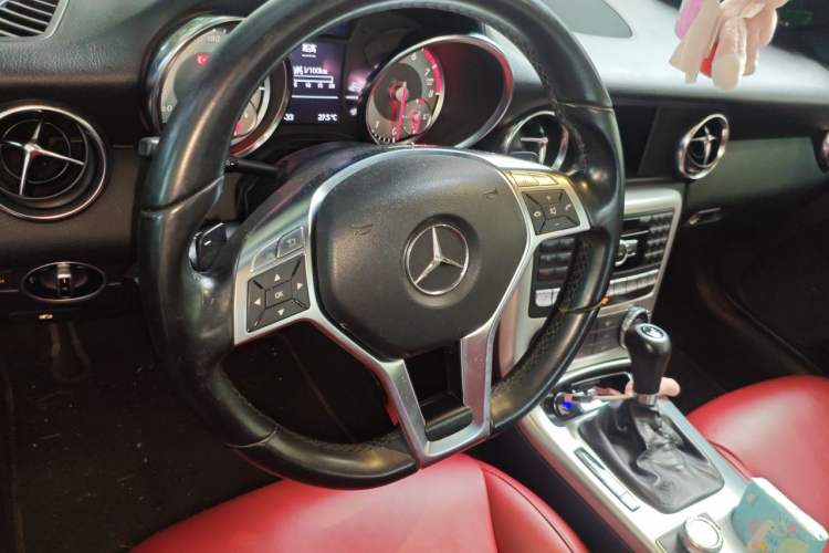 Used Mercedes-Benz SLK-Class 2011 SLK 200 Fashion Model Steering Wheel