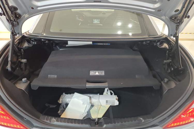 Used Mercedes-Benz SLK-Class 2011 SLK 200 Fashion Model Trunk