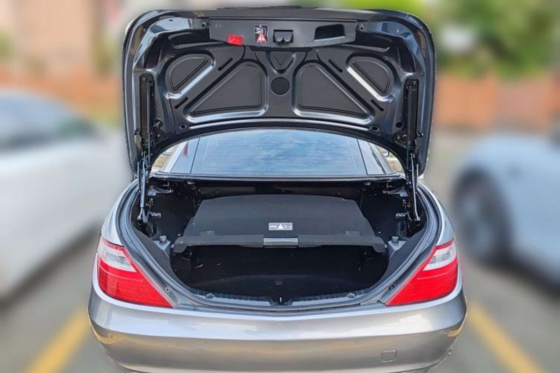 Used Mercedes-Benz SLK-Class 2011 SLK 200 Fashion Model Trunk