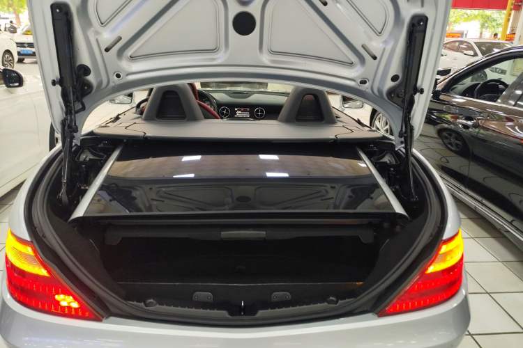 Used Mercedes-Benz SLK-Class 2011 SLK 200 Fashion Model Trunk