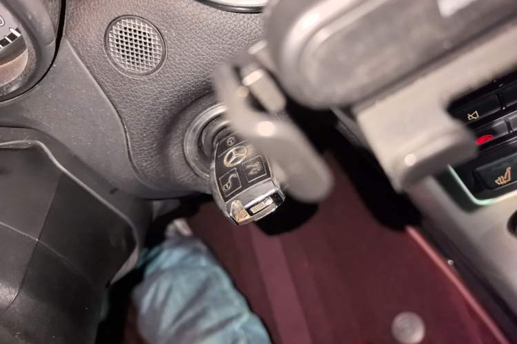 Used Mercedes-Benz SLK-Class 2011 SLK 200 Fashion Model Vehicle Key