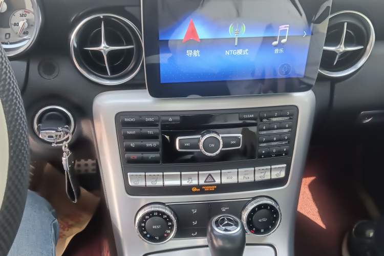 Used Mercedes-Benz SLK-Class 2011 SLK 200 Fashion Model Audio And AC Panel