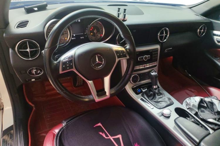 Used Mercedes-Benz SLK-Class 2011 SLK 200 Fashion Model Center Console