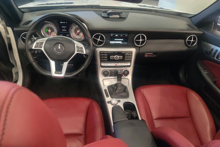 Used Mercedes-Benz SLK-Class 2011 SLK 200 Fashion Model Center Console