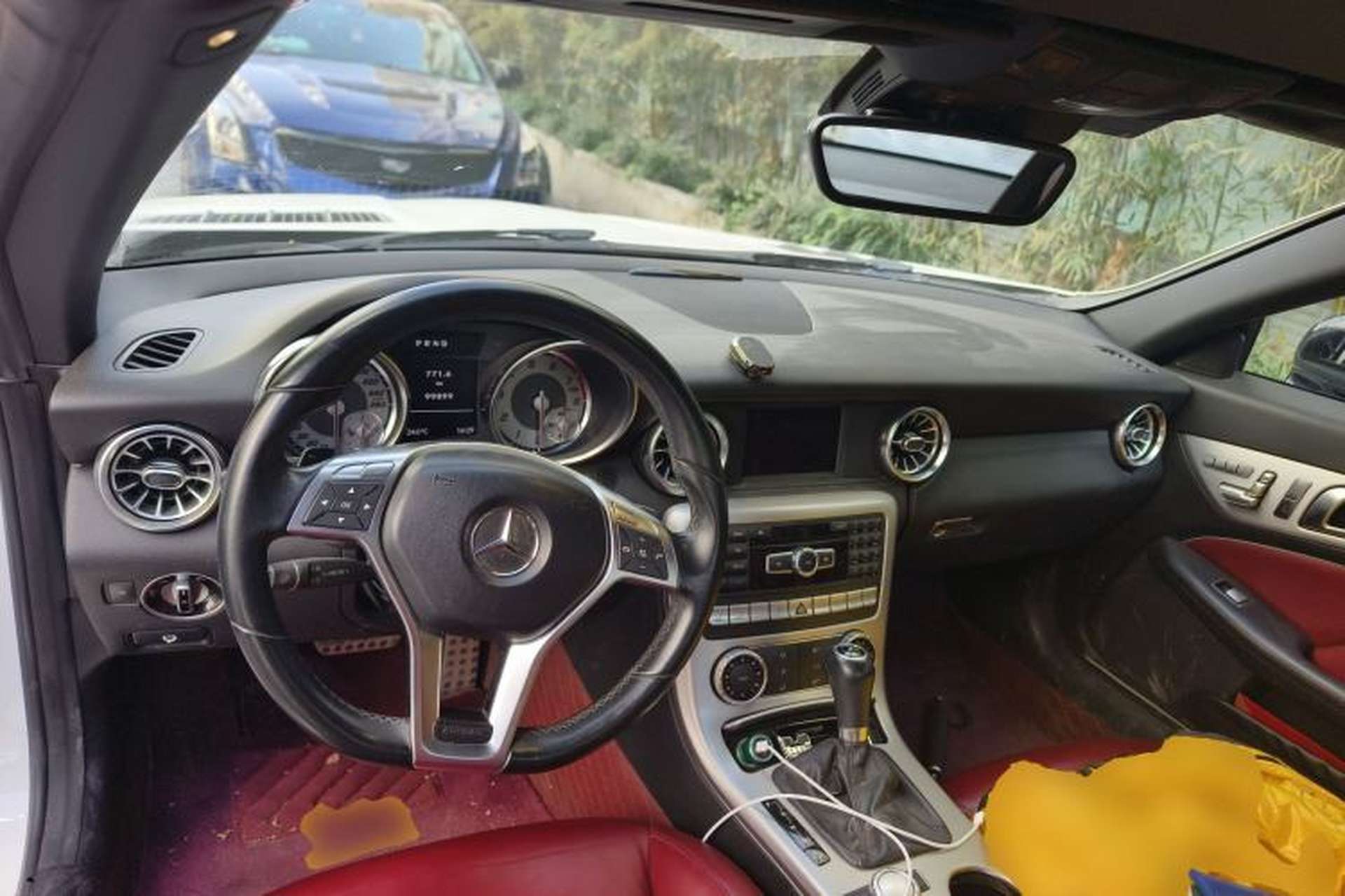Used Mercedes-Benz SLK-Class 2011 SLK 200 Fashion Model Center Console