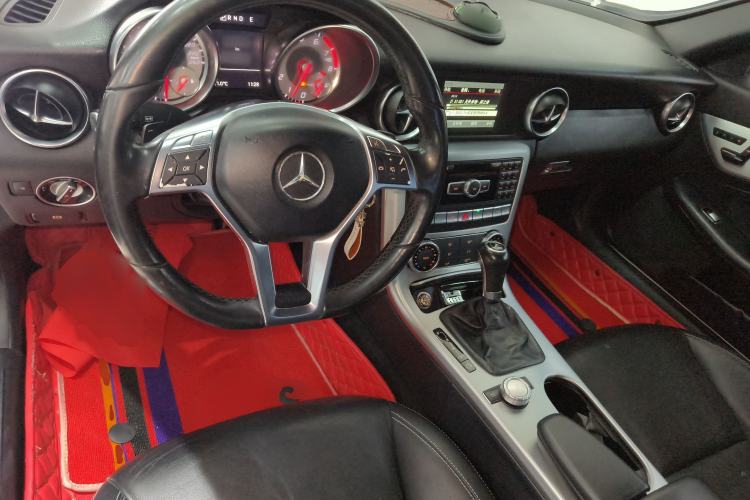 Used Mercedes-Benz SLK-Class 2011 SLK 200 Fashion Model Center Console