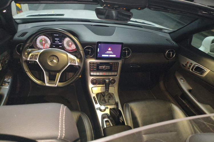 Used Mercedes-Benz SLK-Class 2011 SLK 200 Fashion Model Center Console