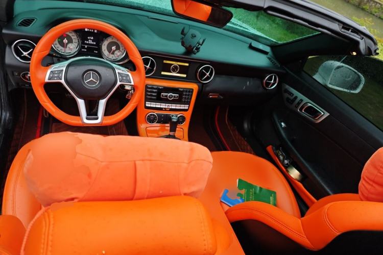 Used Mercedes-Benz SLK-Class 2011 SLK 200 Fashion Model Center Console