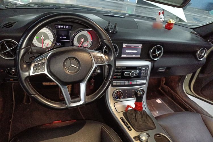 Used Mercedes-Benz SLK-Class 2011 SLK 200 Fashion Model Center Console