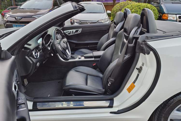 Used Mercedes-Benz SLK-Class 2011 SLK 200 Fashion Model Driver Seat