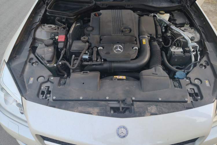 Used Mercedes-Benz SLK-Class 2011 SLK 200 Fashion Model Engine Bay