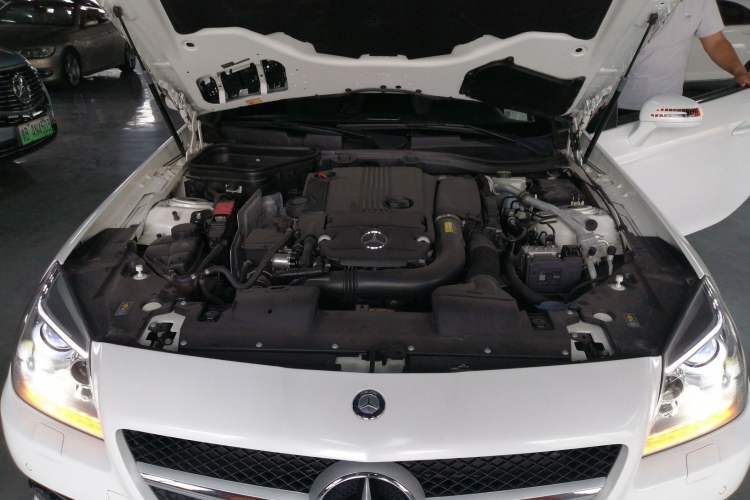 Used Mercedes-Benz SLK-Class 2011 SLK 200 Fashion Model Engine Bay