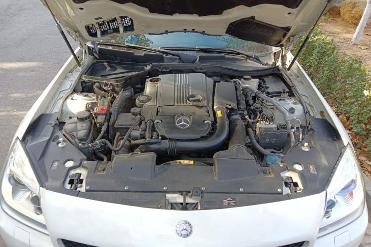 Used Mercedes-Benz SLK-Class 2011 SLK 200 Fashion Model Engine Bay