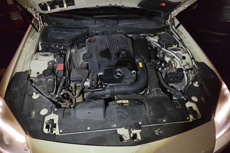 Used Mercedes-Benz SLK-Class 2011 SLK 200 Fashion Model Engine Bay