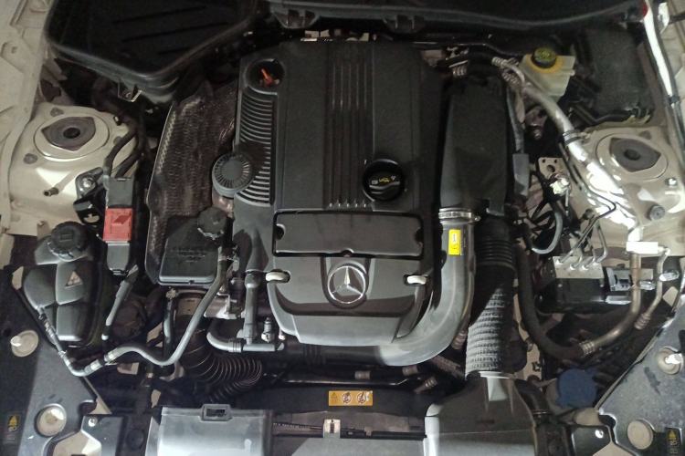 Used Mercedes-Benz SLK-Class 2011 SLK 200 Fashion Model Engine Bay