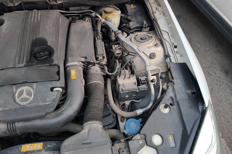 Used Mercedes-Benz SLK-Class 2011 SLK 200 Fashion Model Engine Bay Left