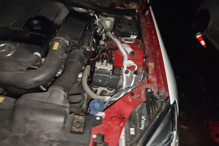 Used Mercedes-Benz SLK-Class 2011 SLK 200 Fashion Model Engine Bay Left