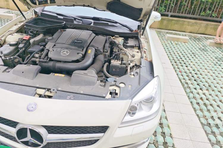 Used Mercedes-Benz SLK-Class 2011 SLK 200 Fashion Model Engine Bay Left