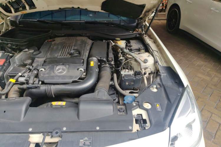 Used Mercedes-Benz SLK-Class 2011 SLK 200 Fashion Model Engine Bay Left