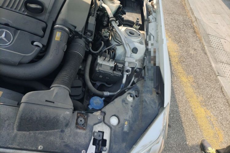 Used Mercedes-Benz SLK-Class 2011 SLK 200 Fashion Model Engine Bay Left