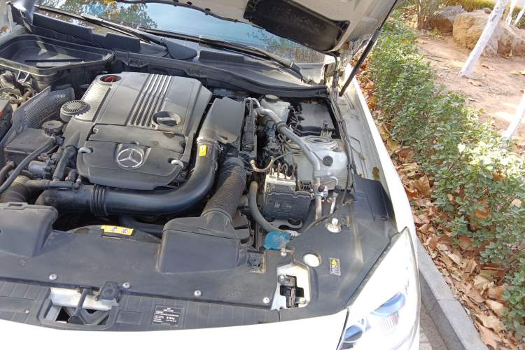 Used Mercedes-Benz SLK-Class 2011 SLK 200 Fashion Model Engine Bay Left