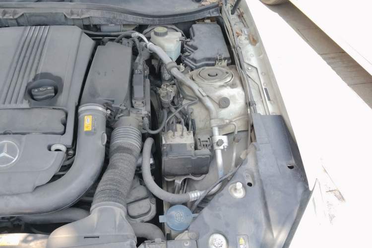 Used Mercedes-Benz SLK-Class 2011 SLK 200 Fashion Model Engine Bay Left