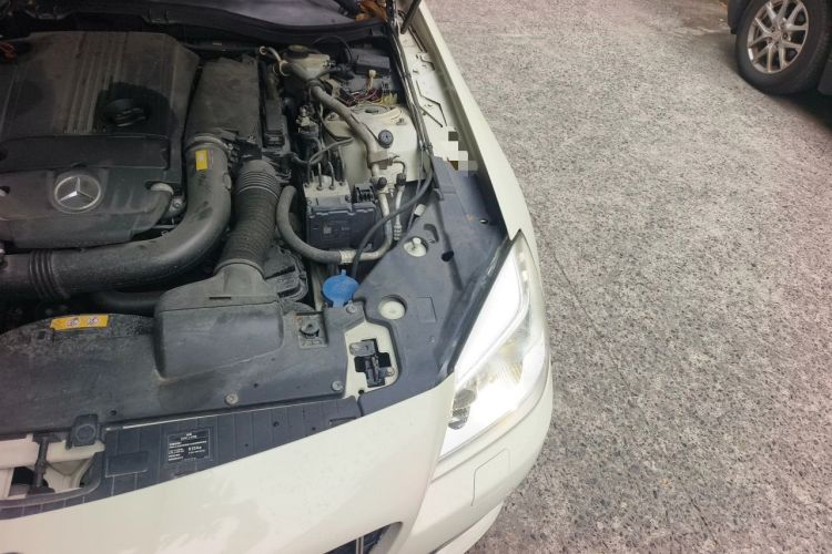 Used Mercedes-Benz SLK-Class 2011 SLK 200 Fashion Model Engine Bay Left