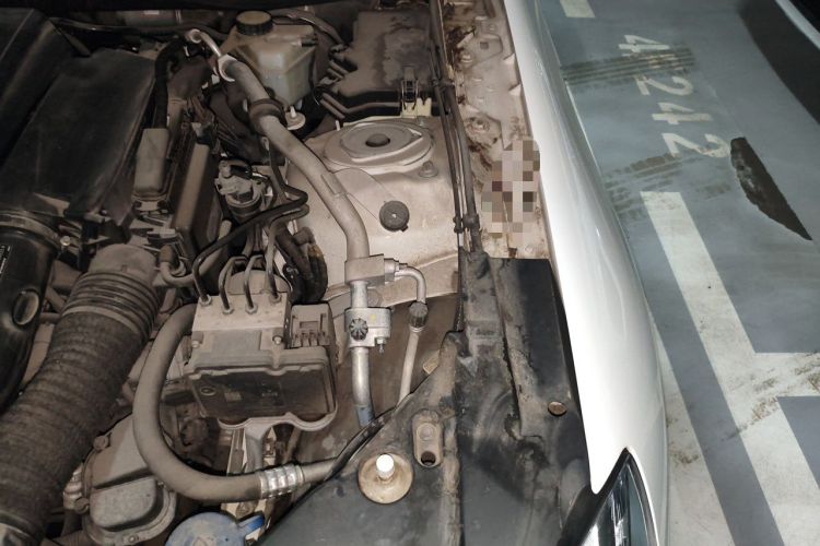 Used Mercedes-Benz SLK-Class 2011 SLK 200 Fashion Model Engine Bay Left