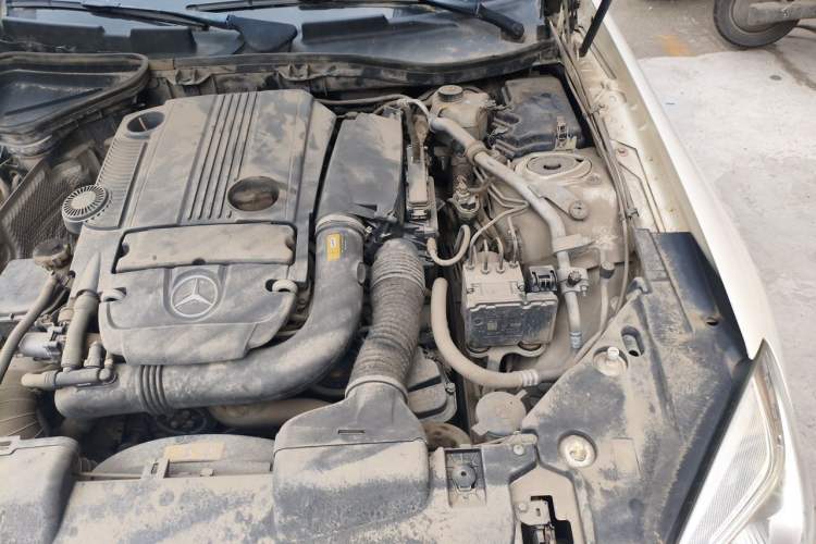 Used Mercedes-Benz SLK-Class 2011 SLK 200 Fashion Model Engine Bay Left