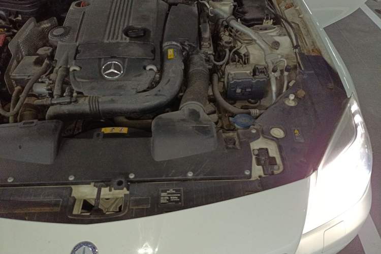 Used Mercedes-Benz SLK-Class 2011 SLK 200 Fashion Model Engine Bay Left