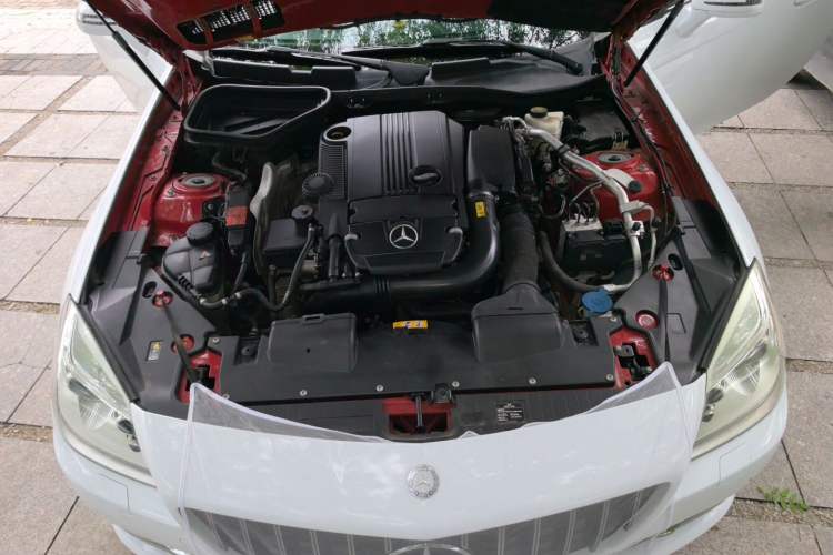 Used Mercedes-Benz SLK-Class 2011 SLK 200 Fashion Model Engine Bay