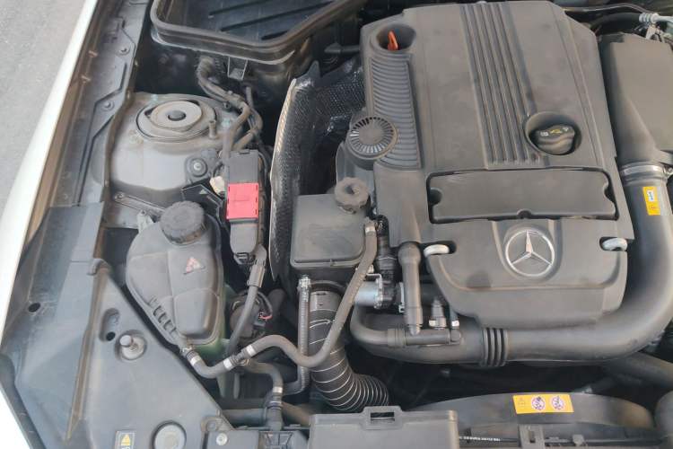 Used Mercedes-Benz SLK-Class 2011 SLK 200 Fashion Model Engine Bay Right