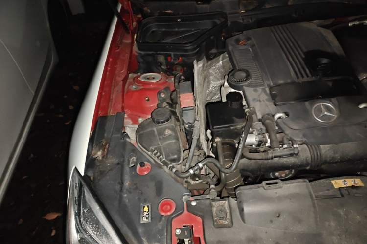 Used Mercedes-Benz SLK-Class 2011 SLK 200 Fashion Model Engine Bay Right