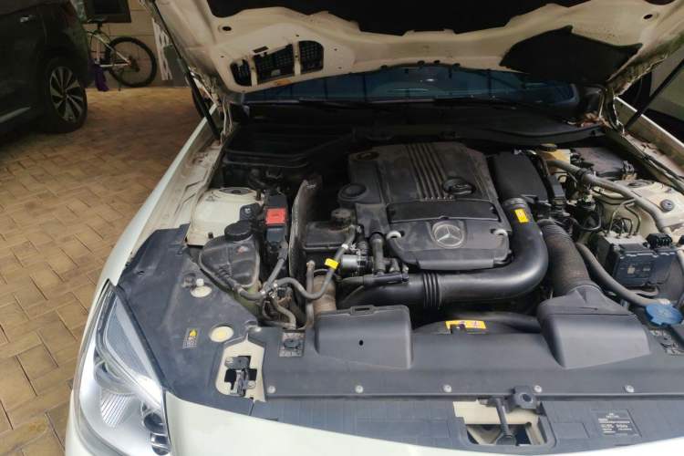 Used Mercedes-Benz SLK-Class 2011 SLK 200 Fashion Model Engine Bay Right