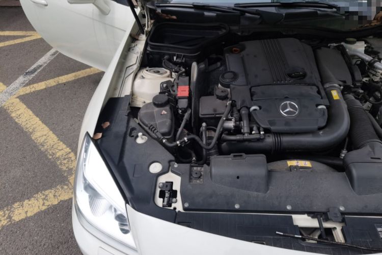 Used Mercedes-Benz SLK-Class 2011 SLK 200 Fashion Model Engine Bay Right
