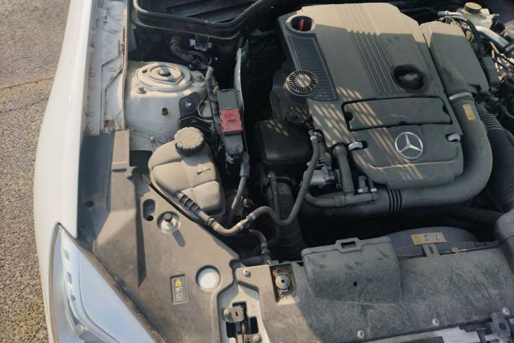 Used Mercedes-Benz SLK-Class 2011 SLK 200 Fashion Model Engine Bay Right