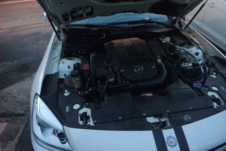 Used Mercedes-Benz SLK-Class 2011 SLK 200 Fashion Model Engine Bay Right