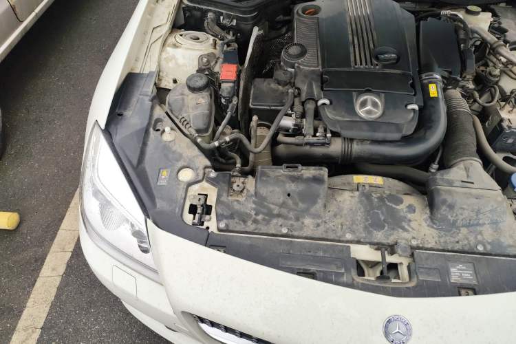 Used Mercedes-Benz SLK-Class 2011 SLK 200 Fashion Model Engine Bay Right
