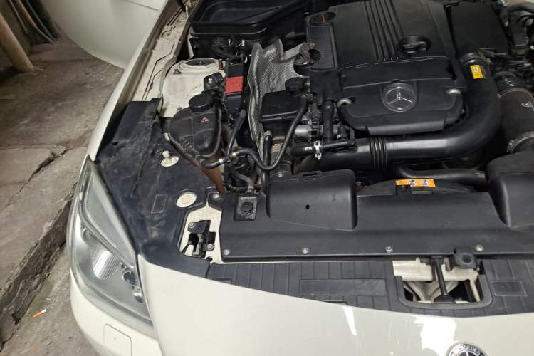 Used Mercedes-Benz SLK-Class 2011 SLK 200 Fashion Model Engine Bay Right