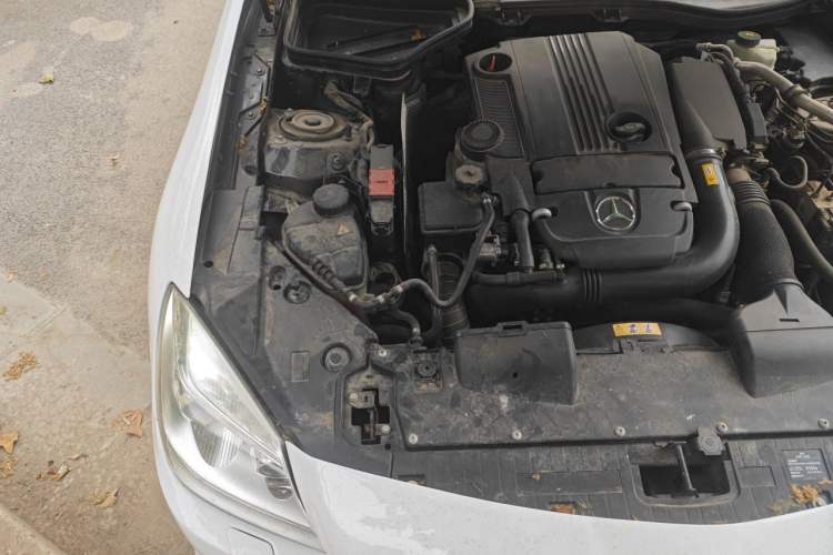 Used Mercedes-Benz SLK-Class 2011 SLK 200 Fashion Model Engine Bay Right