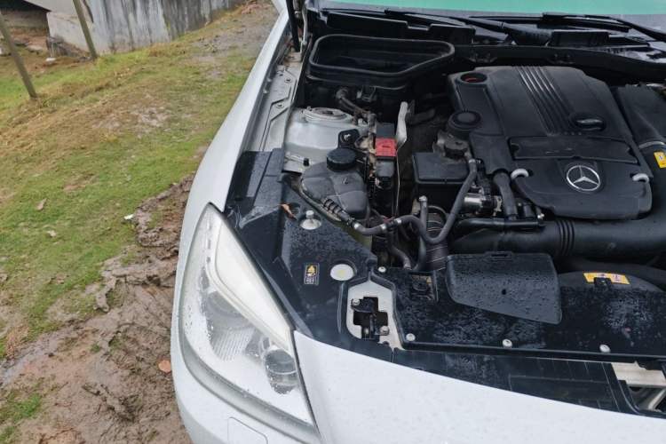 Used Mercedes-Benz SLK-Class 2011 SLK 200 Fashion Model Engine Bay Right